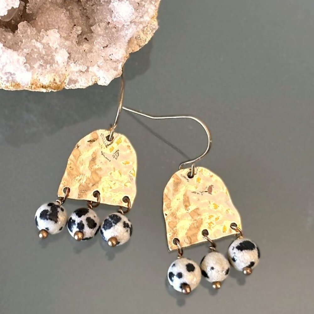 Artistic Abstract Hammered Gold Tone Dangling Dalmatian Stone Bead Earrings New